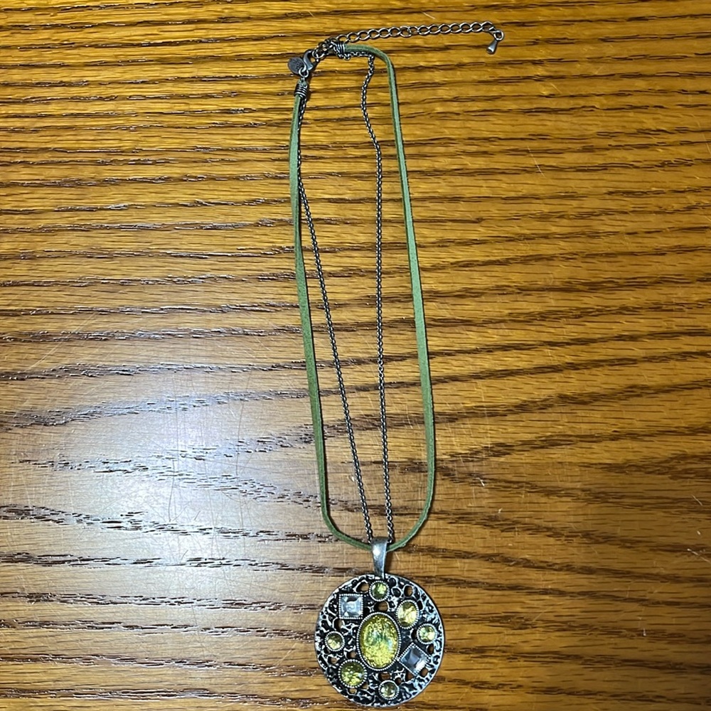 Lia Sophia pendant necklace with stones. Silver and green.